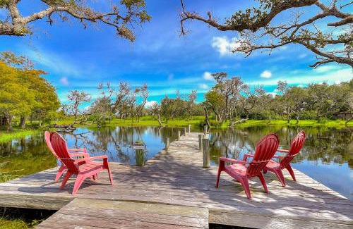 Rockport House | Unforgettable Perch Cottage: Pet-Friendly Retreat for Families