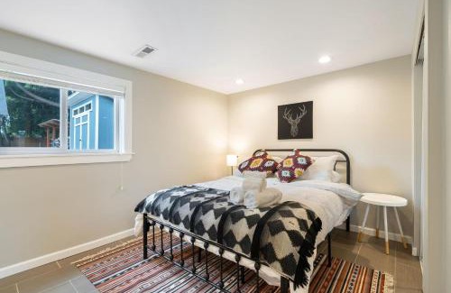 Shoreline House | Convenient Gathering Spot Lower by Betterstay for Families