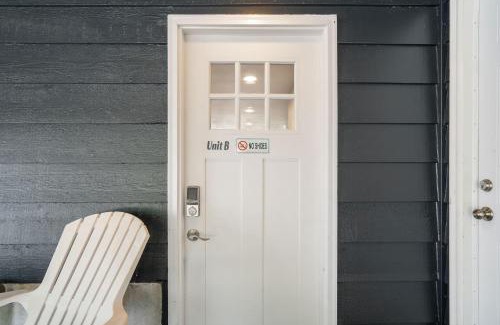 Shoreline House | Convenient Gathering Spot Lower by Betterstay for Families