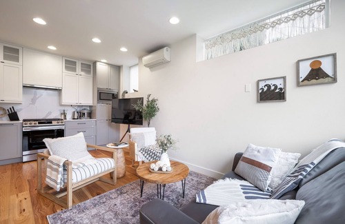 North Queen Anne House | Chic 3 BR North Queen Ann Retreat with Parking & Top Reviews
