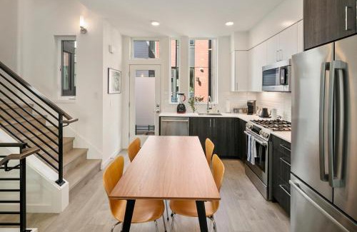 Broadway House | Urban Abode 18: Family-Friendly Retreat in the City