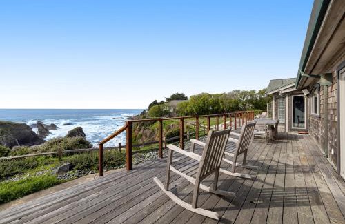 Mendocino House | Oceanfront Bliss at Perched on the Bluff - Studio Cottage