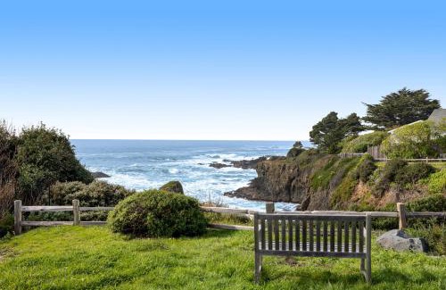 Mendocino House | Oceanfront Bliss at Perched on the Bluff - Studio Cottage