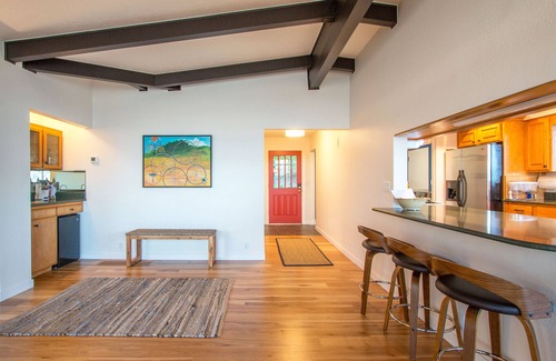 White Salmon House | Epic Retreat with Private Hot Tub and Top Guest Ratings