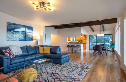 White Salmon House | Epic Retreat with Private Hot Tub and Top Guest Ratings