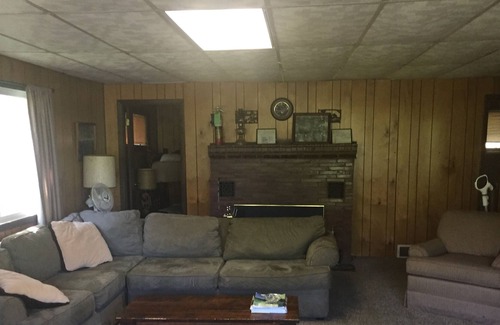 Baldwin Cabin | Charming Pere Marquette River Green Cottage - Family Friendly