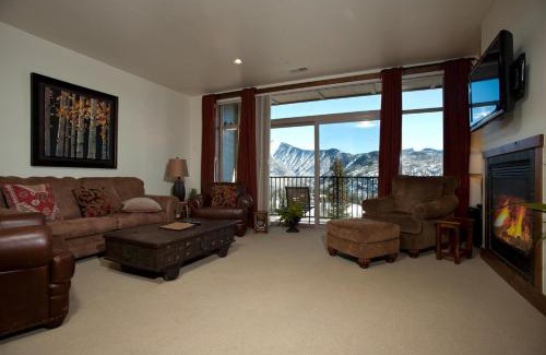 Purgatory House | Discover Peregrine Point 106: Family-Friendly with Pool