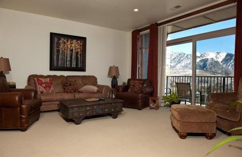 Purgatory House | Discover Peregrine Point 106: Family-Friendly with Pool