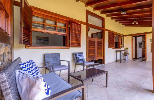 Centro Comercial House | Discover Pereque Beach House: Oceanfront Paradise Awaits