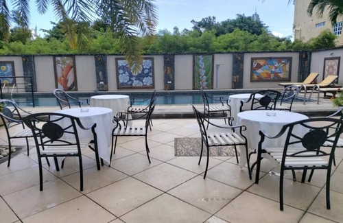 Pereybere Bed & Breakfast | Enjoy Free Breakfast at Pereybere Suites and Penthouses