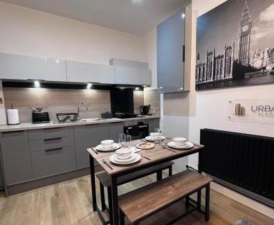 Peterborough Apartment | Ideal 1 Bed Apartment in Central Location with WiFi & Parking