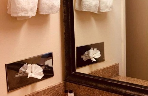 Monterey Hotel | Delightful King Bed Room in the Heart of Monterey
