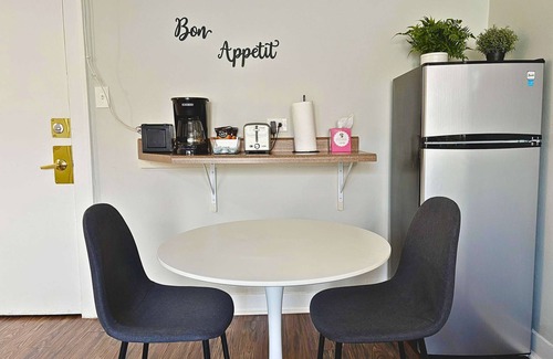Hyde Park Apartment | Perfect 1BR Spot near Attractions