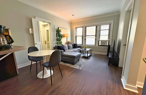 Hyde Park Apartment | Perfect 1BR Spot near Attractions