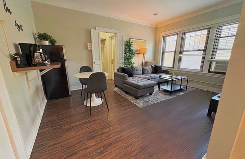 Hyde Park Apartment | Perfect 1BR Spot near Attractions