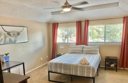 Euless House | Ideal 2BR Retreat in the Heart of DFW with Kitchen