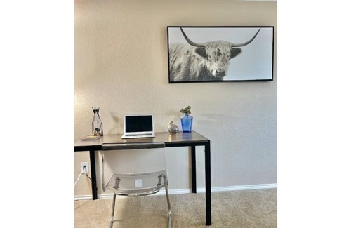Euless House | Ideal 2BR Retreat in the Heart of DFW with Kitchen