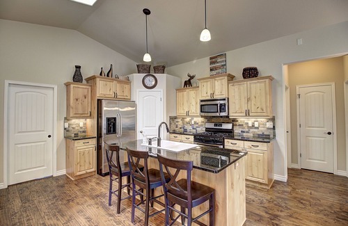 Columbia Falls House | Inviting 3b/3b Townhome in Meadowlake with Pool & Hot Tub