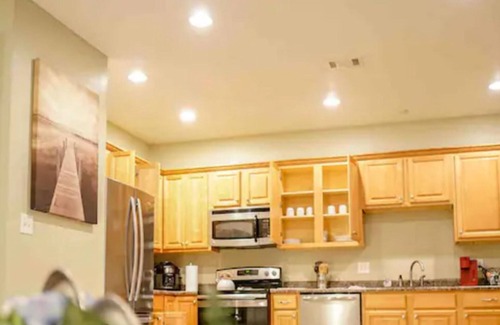 Kreole Apartment | Serene 3BR Retreat with Balcony and Strong Wi-Fi