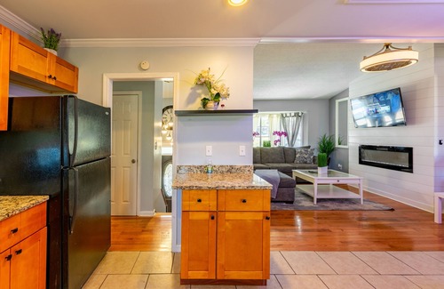 Lithonia House | Ideal 4 Bedroom Retreat with Hot Tub and Expansive Yard