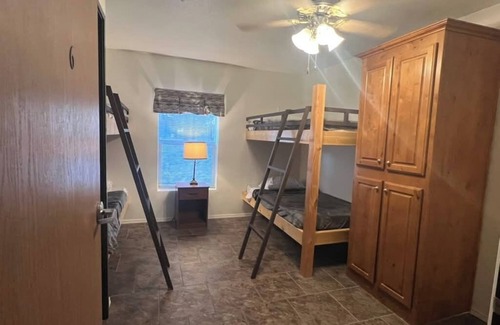 Mayhill Resort | Perfect 8-bedroom cabin in Mayhilln@ Sacramento Mountain Retreat