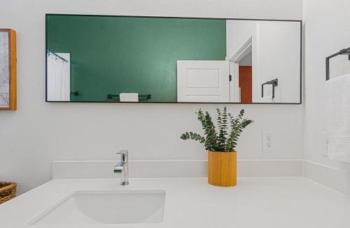East MLK House | Perfect Austin Townhome,12 min to Downtown