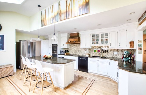 Cos Cob House | Ideal August Getaway with Heated Pool and Ocean Views