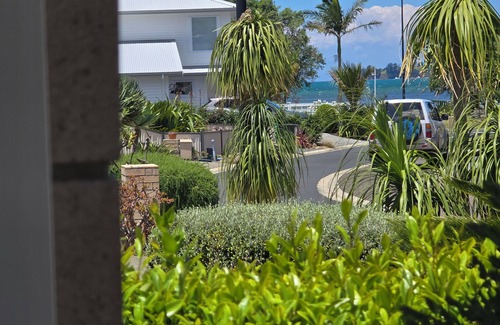Snells Beach House | Perfect Beach Getaway
