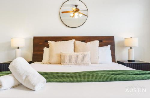 Clarksville House | Prime Central Location with Free Parking & Cozy Beds