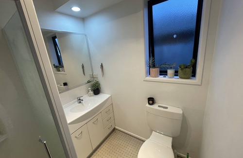 Papamoa Beach House | Ideal Coastal Retreat at Central Papamoa Beach - 10/10 Rated