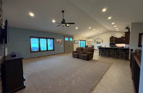 Wahoo House | Perfect College World Series Basecamp 45min, 4 bedroom home, 3 acres near, Wahoo