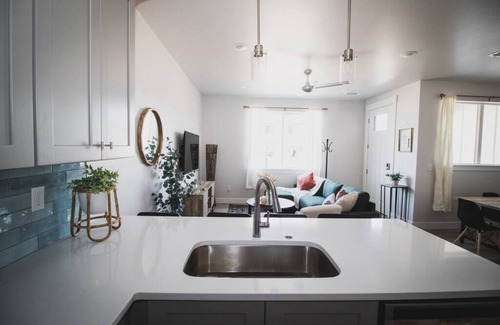 Greeley Condo | Ideal Condo Retreat in Greeley with Family-Friendly Amenities