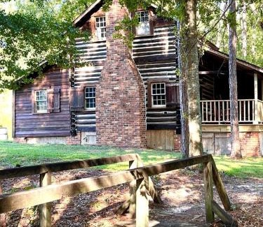 Claxton House | Perfect Couple's or Solo Getaway: 1840s Log Cabin, Claxton, GA