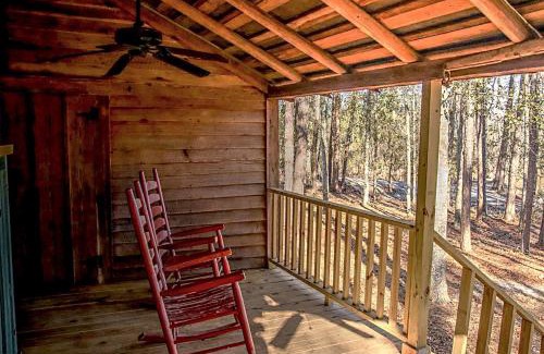 Claxton House | Perfect Couple's or Solo Getaway: 1840s Log Cabin, Claxton, GA