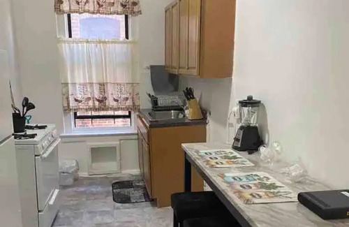 Norwood Apartment | Cozy Apartment Steps from Convenience Store and D Train