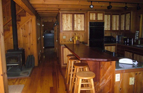 Lake Hill House | Tranquil Log House Retreat by Creek with Waterfalls