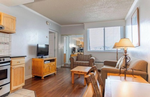 Steamboat Springs Hotel | Serene Retreat Near Bashor Ski Lift with Kitchen & Spa