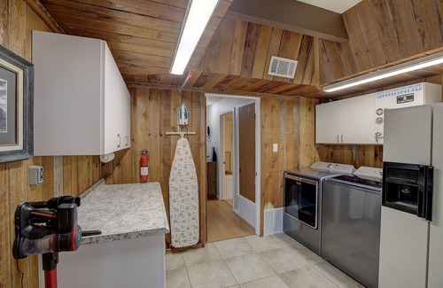 River Ridge House | Idyllic Retreat with Lake Austin Access and Spa Amenities