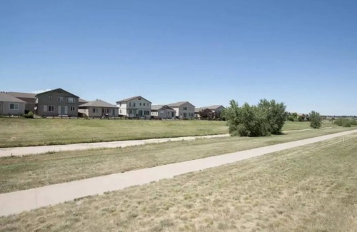 Centennial House | Ideal Family Retreat in a Prime Getaway Townhome