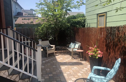 Ocean Grove House | Family Beach House: Walk to Everything & Enjoy Breakfast