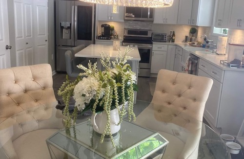 North Beach Cottage | Ideal Family Getaway with Kayaks, Bikes & Spa Services