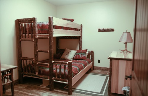 Wayne County Cabin | Ideal Family Retreat with Pool Near Lake Rathbun