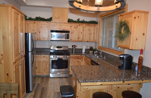 Shaver Lake Cabin | Ideal Family Retreat Near Shaver Lake with Game Room