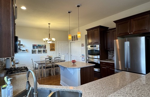 Broomfield House | Family Haven with Pool, Mountain Views & 10/10 Guest Rating