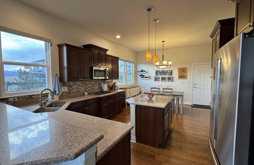 Broomfield House | Family Haven with Pool, Mountain Views & 10/10 Guest Rating