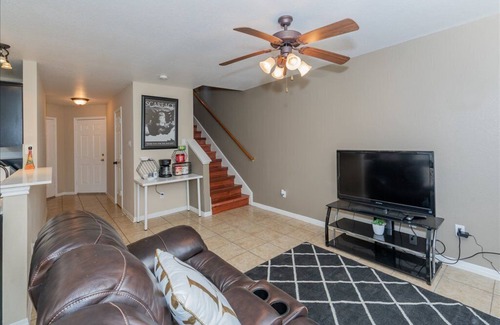 Franklin Park House | Ideal Family Retreat in Downtown, UT with Great Amenities