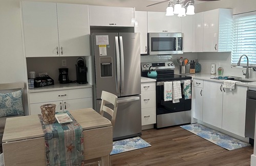 Longboat Key Condo | Ideal Longboat Key Retreat Steps from the Gulf - Sleeps 4