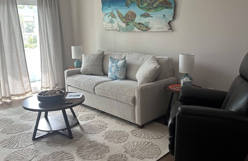 Longboat Key Condo | Ideal Longboat Key Retreat Steps from the Gulf - Sleeps 4