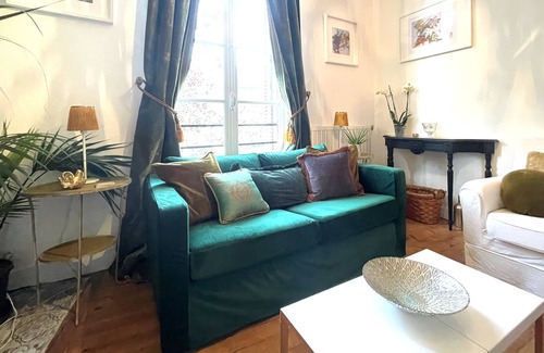 Saumur Apartment | Romantic Getaway in Saumur with Scenic Town Views