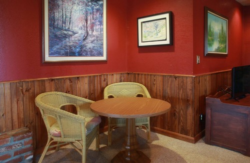 West Fork House | Perfect for big groups, Former Bed and Breakfast in Charming Old Converted Barn!